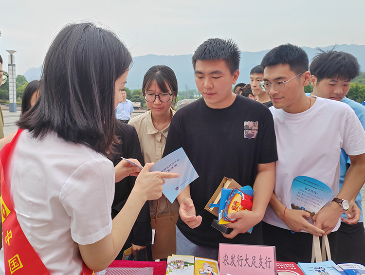 HwjE_1686544200895010163.jpg 2。.jpg