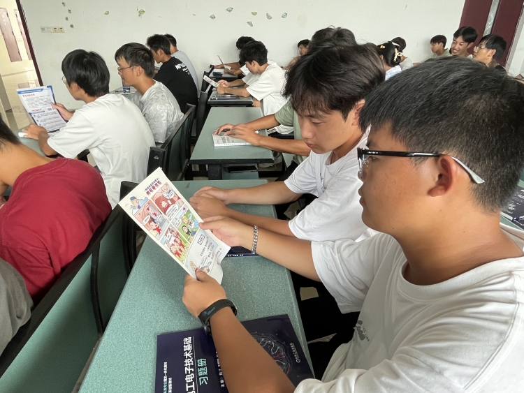 jEBQ_1695217344423069365.jpg IMG_6920.HEIC_副本.jpg