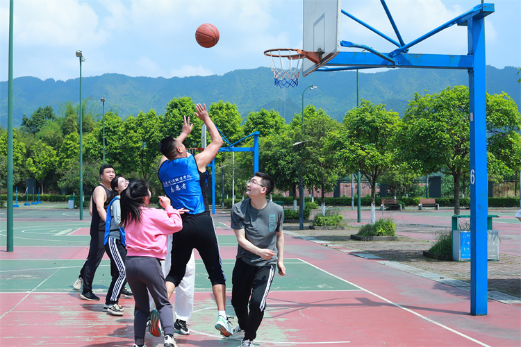 HdqP_1715177914358071838.jpg 机关VS经管 (2).jpg